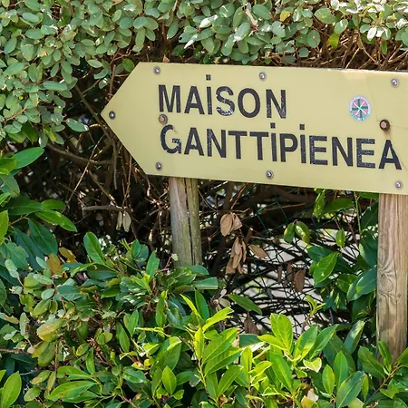 D'hotes Ganttipienea לינה וארוחת בוקר